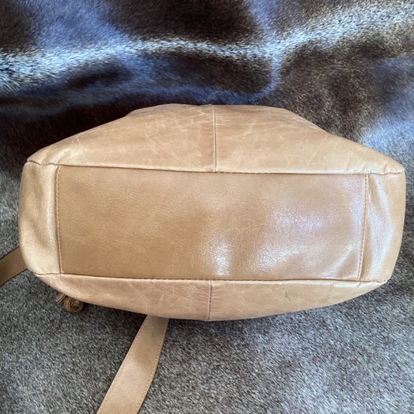 Hillard & Hanson Leather Slouch Drawstring Snap Closure Handbag - Picture 3 of 11